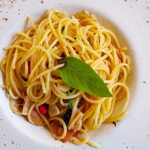 Bandnudeln mit frischen Pfifferlingen in Rahm